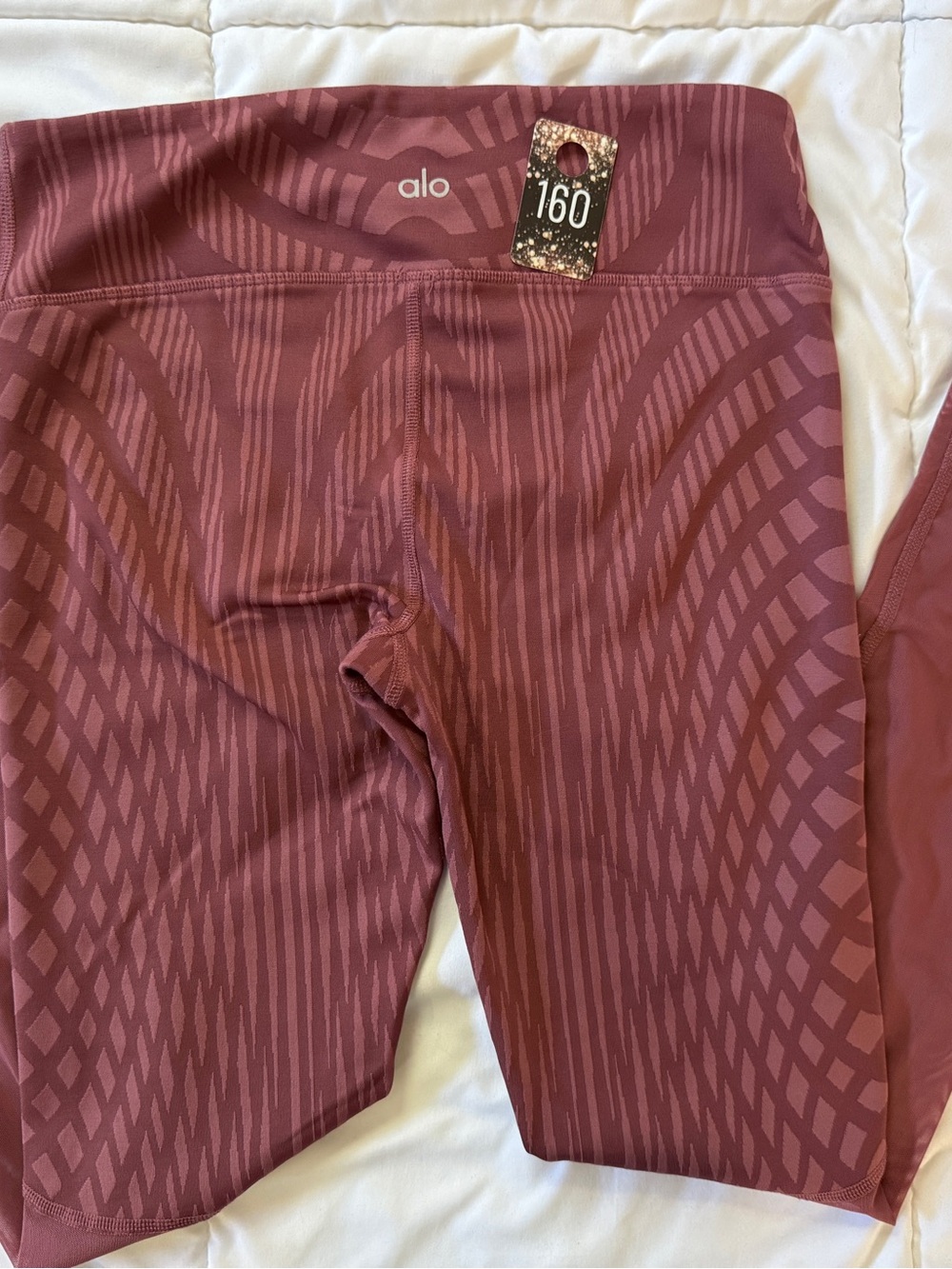 160 ALO Yoga Motion Leggings in the Grenache Arches